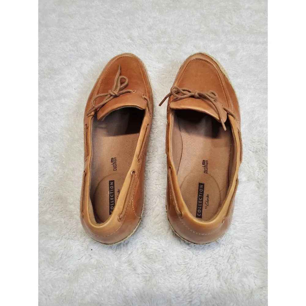 Clarks Tan Leather Casual Fisherman Boat Loafer Shoe 9 Classic Basic Comfort